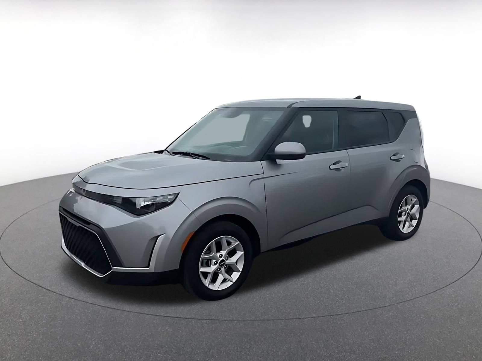 Used 2025 Kia Soul LX w/ LX Technology Package FWD image 7
