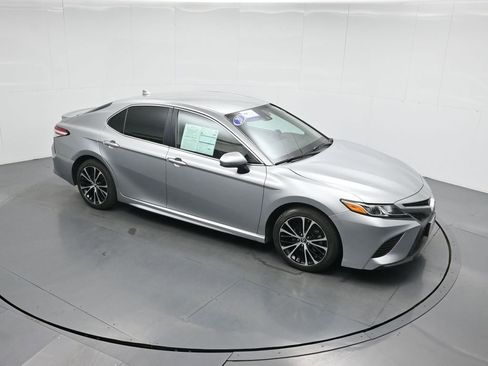 Used 2020 Toyota Camry SE image 36