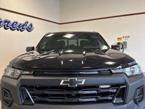 Used 2024 Chevrolet Colorado Trail Boss w/ Technology Package image 3