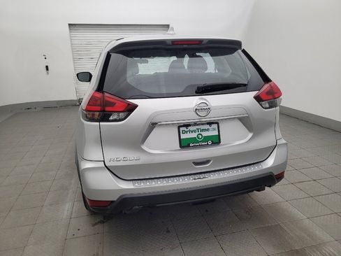 Used 2018 Nissan Rogue S FWD image 6