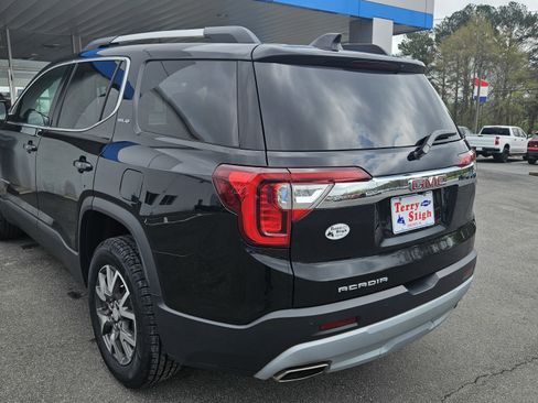 Used 2023 GMC Acadia SLE w/ Driver Convenience Package FWD image 9