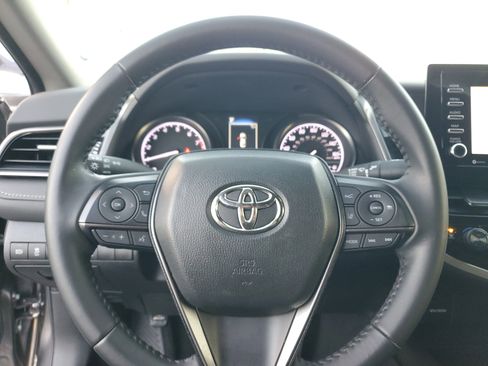 Used 2023 Toyota Camry SE image 16