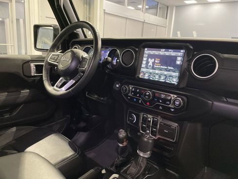 Used 2022 Jeep Wrangler Unlimited Sahara w/ Cold Weather Group image 32