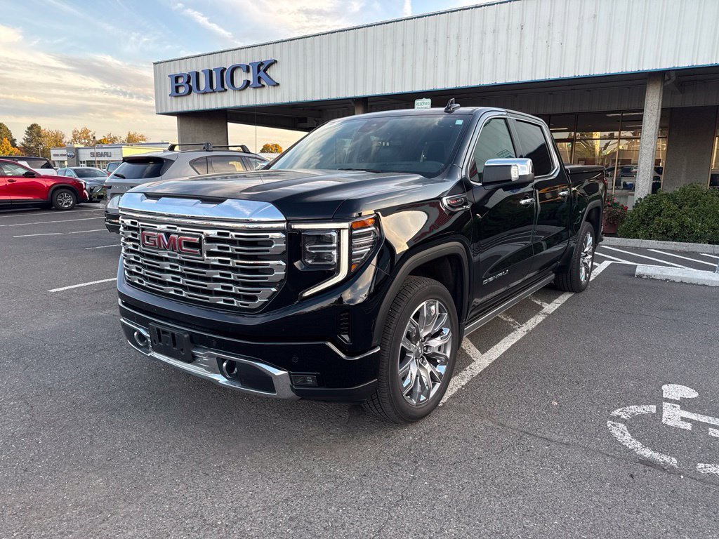 Used 2024 GMC Sierra 1500 Denali w/ Denali Reserve Package AWD/4WD image 1