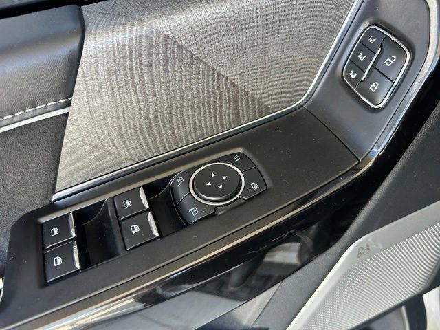 Used 2023 Ford F150 Lightning Platinum AWD/4WD image 30