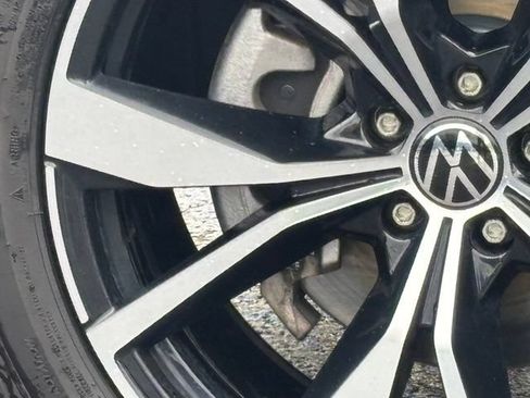 Used 2024 Volkswagen Atlas SEL Premium R-Line AWD/4WD image 8