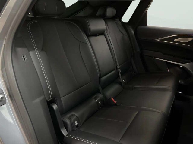 Used 2023 Cadillac Lyriq 2WD image 75