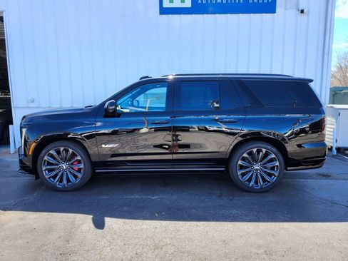 New 2026 Cadillac Escalade V w/ LPO, Floor Liner Package AWD/4WD image 6