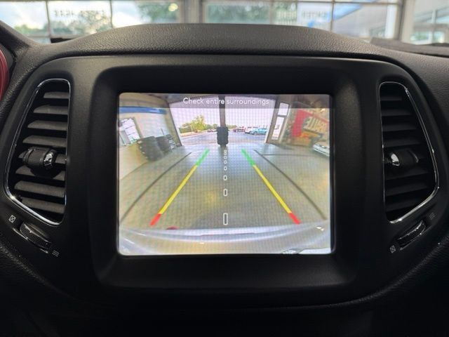Used 2020 Jeep Compass Trailhawk AWD/4WD image 23