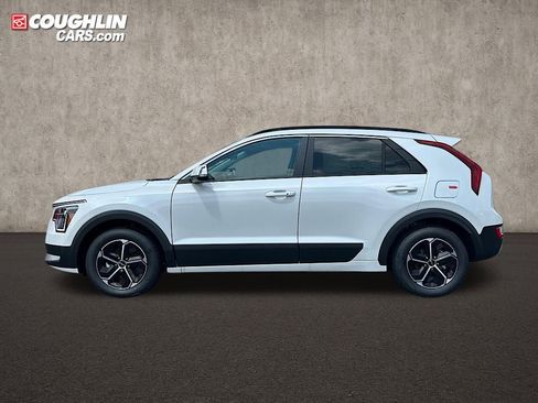 New 2025 Kia Niro EX image 11