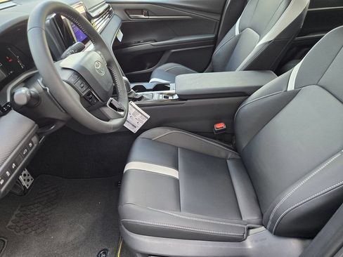 New 2026 Toyota Camry SE w/ Convenience Package FWD image 9