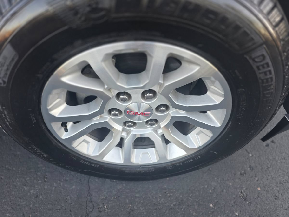 Used 2019 GMC Yukon XL SLT w/ Open Road Package AWD/4WD image 11