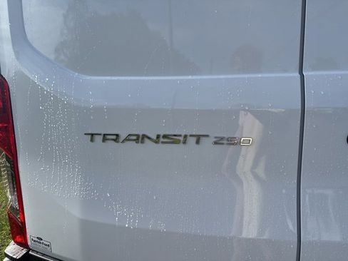 New 2025 Ford Transit 250 148 Medium Roof image 17