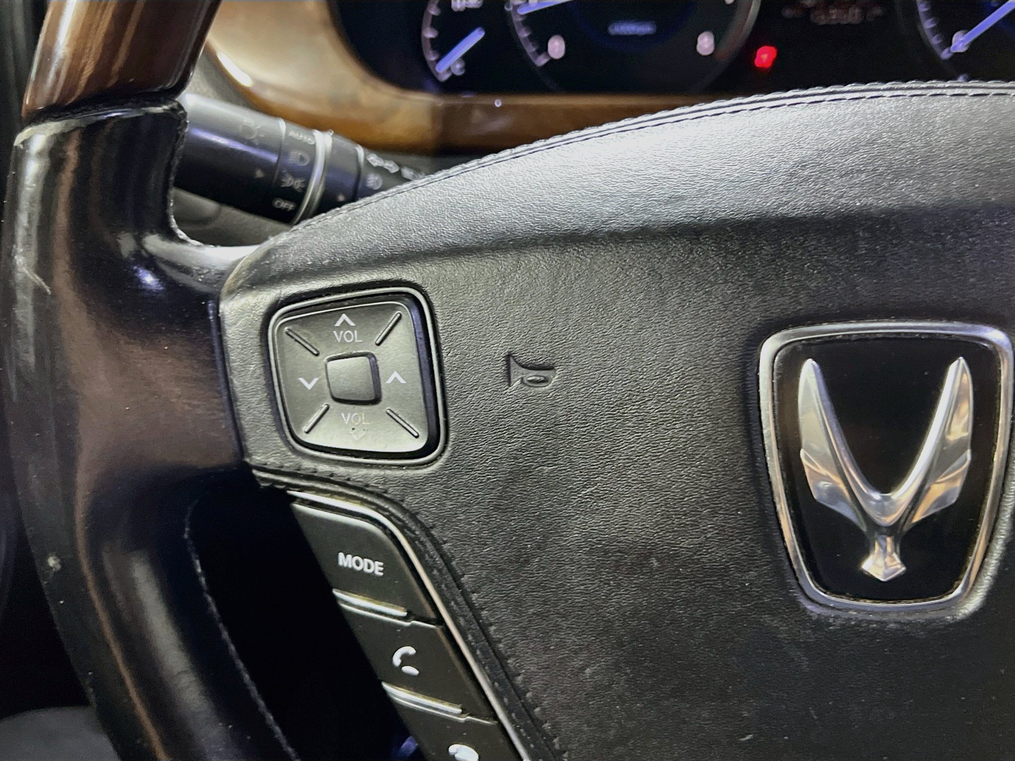 Used 2013 Hyundai Equus Signature RWD image 19