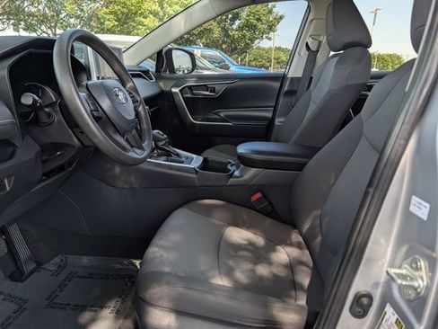 Used 2024 Toyota RAV4 XLE FWD image 25