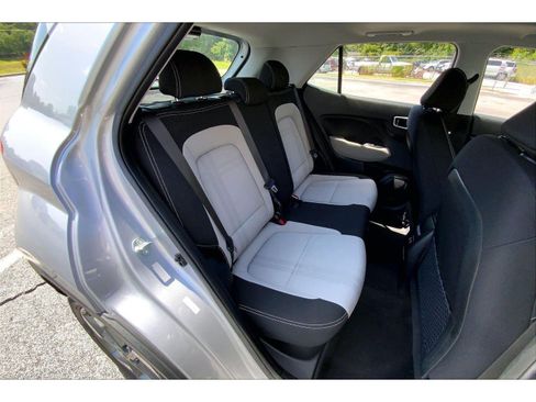 Used 2025 Hyundai Venue SEL FWD image 24