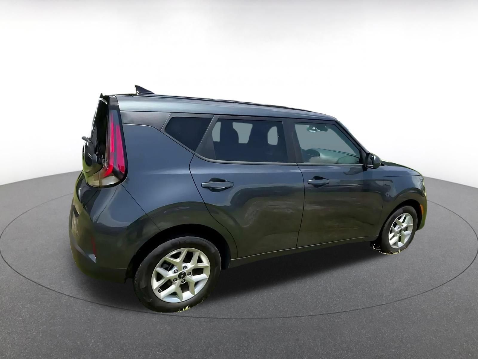 Used 2025 Kia Soul LX w/ LX Technology Package FWD image 13