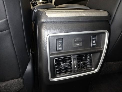 Used 2018 Nissan Murano Platinum image 16