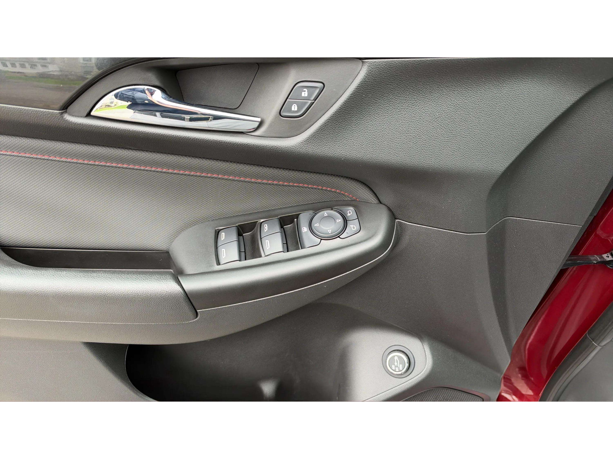 Used 2024 Chevrolet TrailBlazer RS w/ Convenience Package AWD/4WD image 18