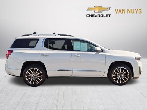 Used 2021 GMC Acadia Denali w/ Denali Ultimate Package AWD/4WD image 4