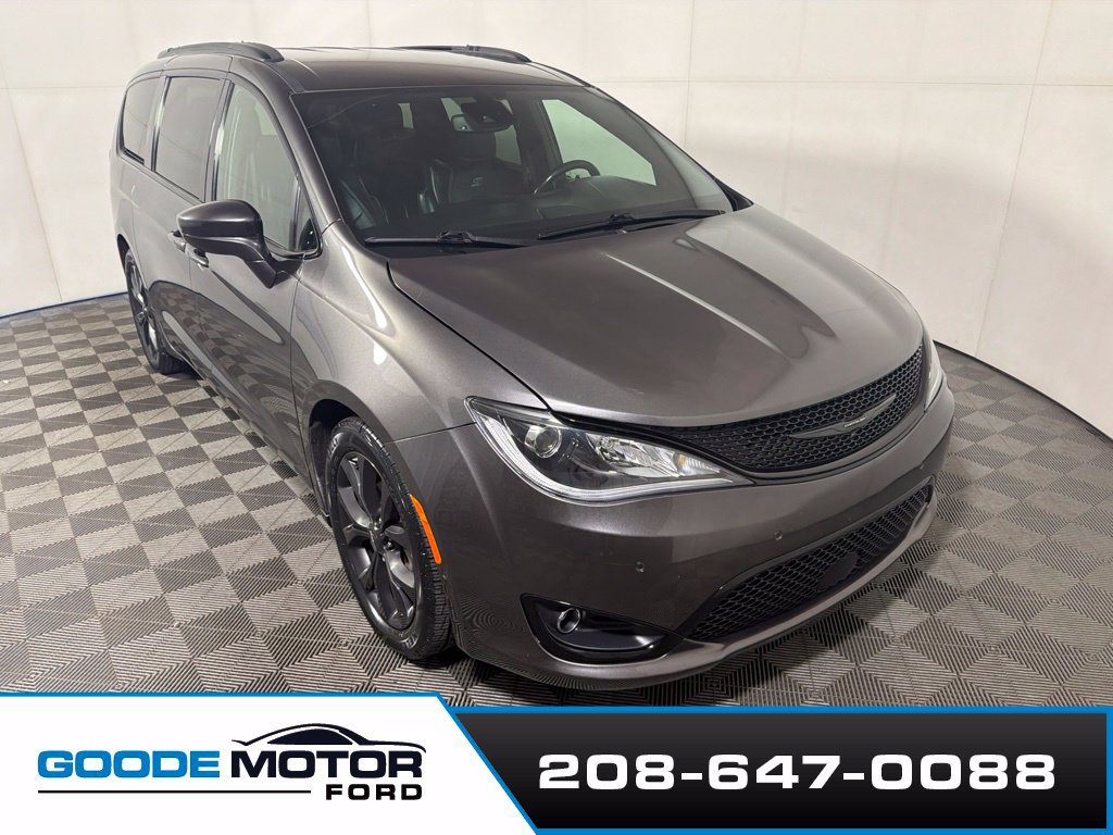 Used 2020 Chrysler Pacifica Touring-L Plus FWD image 1