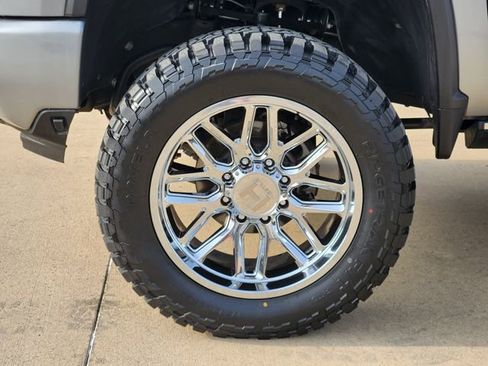 Used 2024 Chevrolet Silverado 2500 High Country w/ Technology Package AWD/4WD image 18