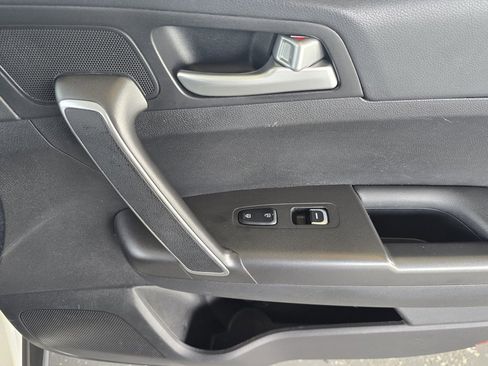 Used 2021 Kia Sportage LX image 24