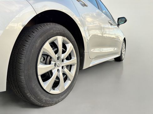Used 2025 Toyota Corolla LE FWD image 14