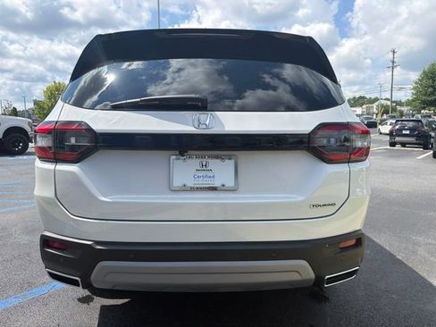Used 2025 Honda Pilot Touring image 7