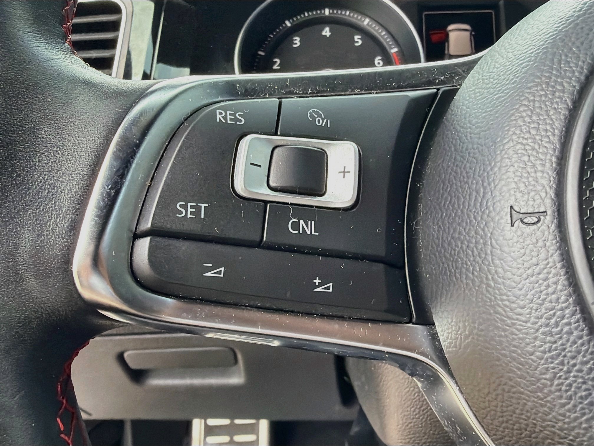 Used 2018 Volkswagen GTI S FWD image 35