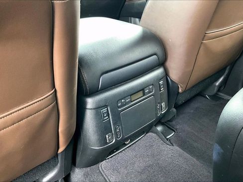 Used 2019 Nissan Armada Platinum w/ Captain's Chairs Package image 10