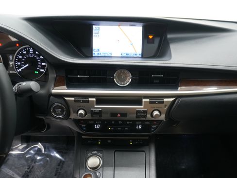Used 2013 Lexus ES 350 w/ Luxury Pkg FWD image 21