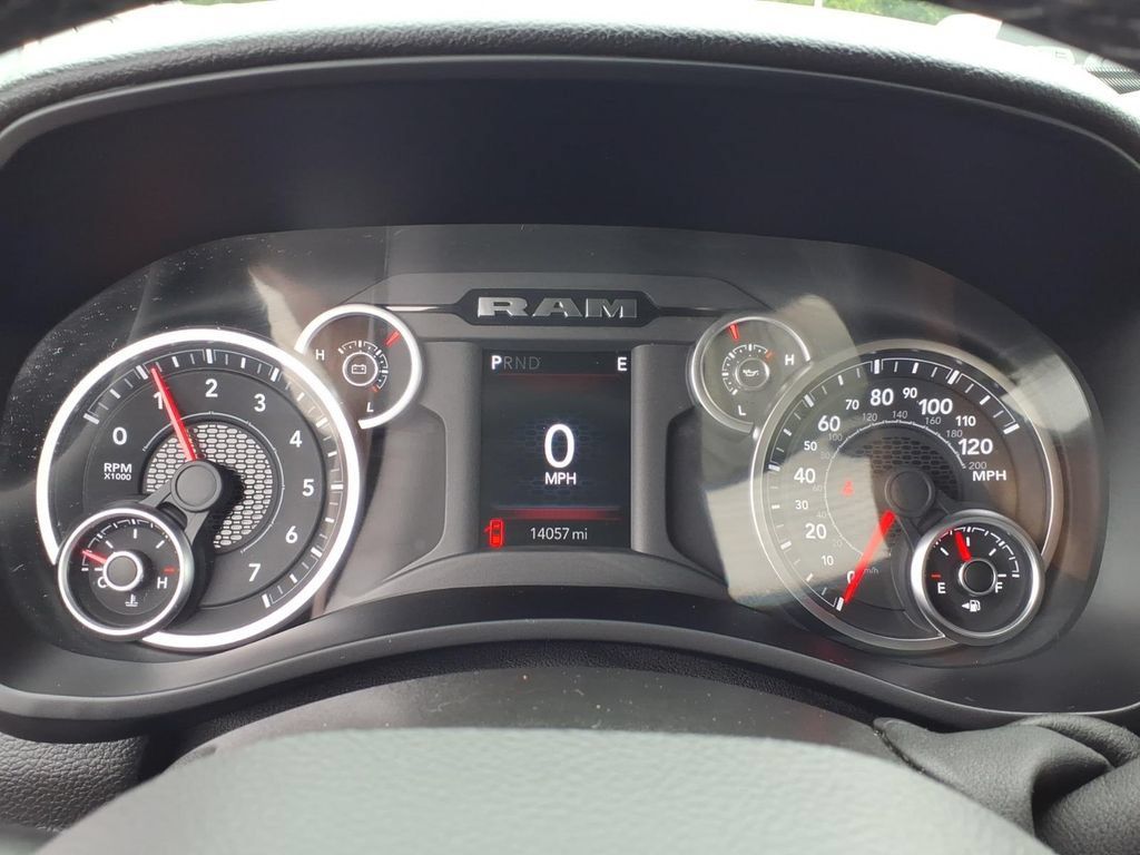 Used 2025 RAM 2500 Big Horn AWD/4WD image 6