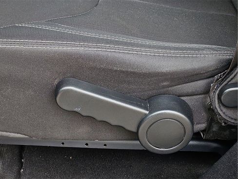 Used 2018 Jeep Wrangler Unlimited Sahara image 13