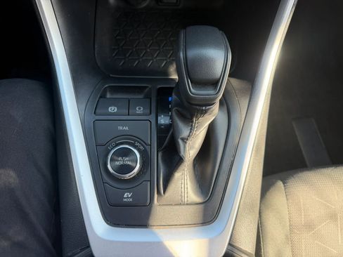 Used 2019 Toyota RAV4 XLE w/ Convenience Package AWD/4WD image 20