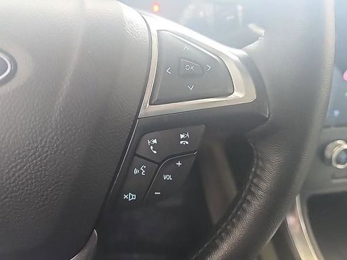 Used 2023 Ford Edge Titanium image 16