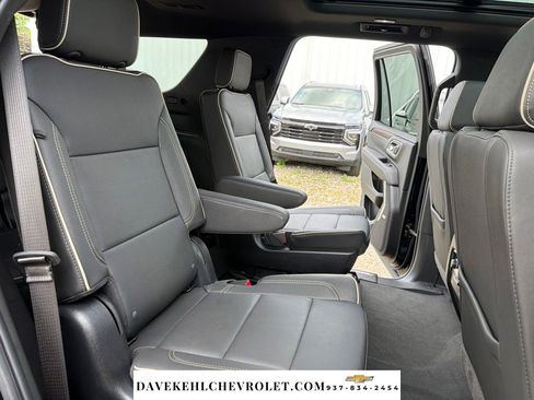 Used 2024 Chevrolet Tahoe Premier w/ Premium Package 2 AWD/4WD image 23