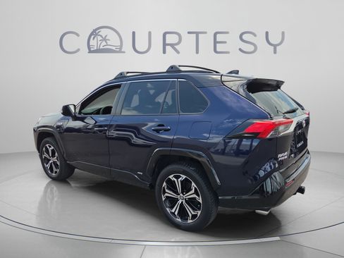Certified 2022 Toyota RAV4 XSE w/ Weather Package AWD/4WD image 3
