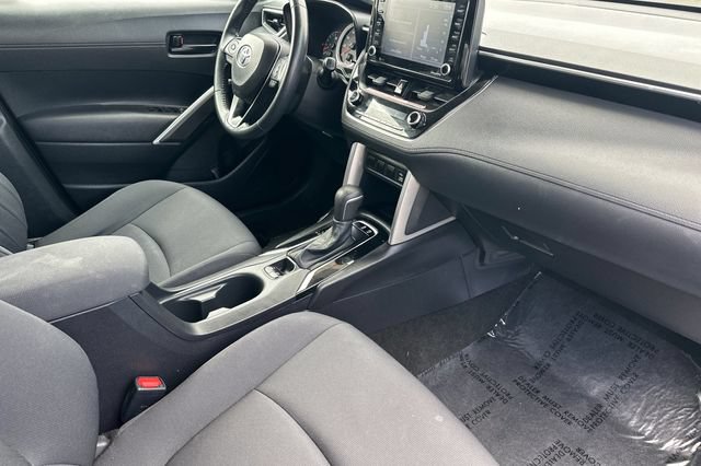 Certified 2022 Toyota Corolla Cross LE w/ Moonroof Package FWD image 20