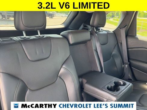 Used 2019 Jeep Cherokee Limited AWD/4WD image 35