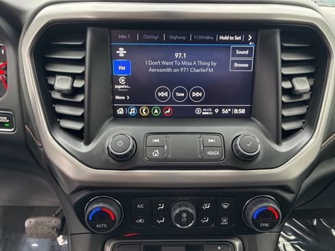 Used 2023 GMC Acadia AT4 image 29