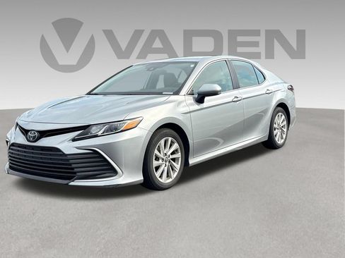 Used 2023 Toyota Camry LE FWD image 1
