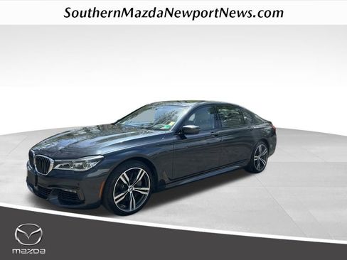 Used 2018 BMW 750i image 1