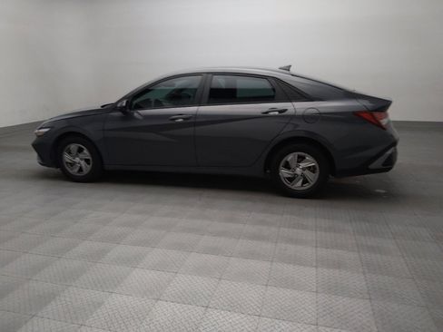 Used 2024 Hyundai Elantra SE image 3