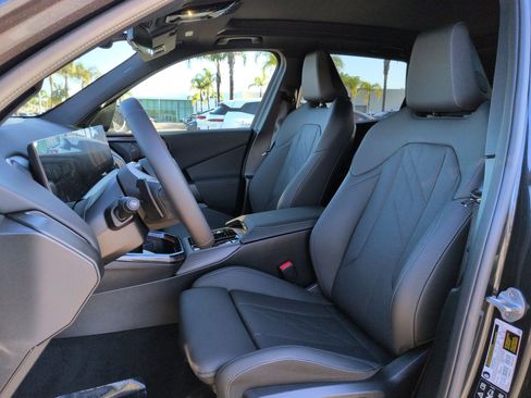 Used 2025 BMW X3 xDrive30i w/ Premium Package image 16