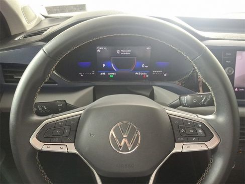 Used 2022 Volkswagen Taos SE w/ IQ.Drive SE Package image 18