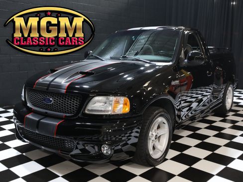 Used 2000 Ford F150 Lightning RWD image 1