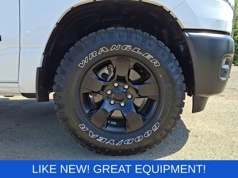 Used 2025 RAM 1500 Warlock AWD/4WD image 9