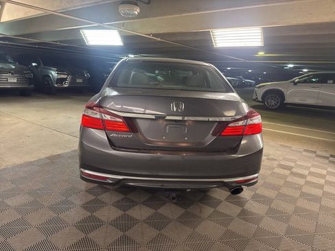 Used 2017 Honda Accord LX image 6