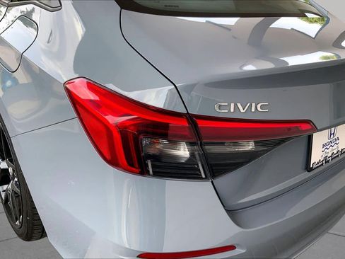 Used 2023 Honda Civic Sport image 28